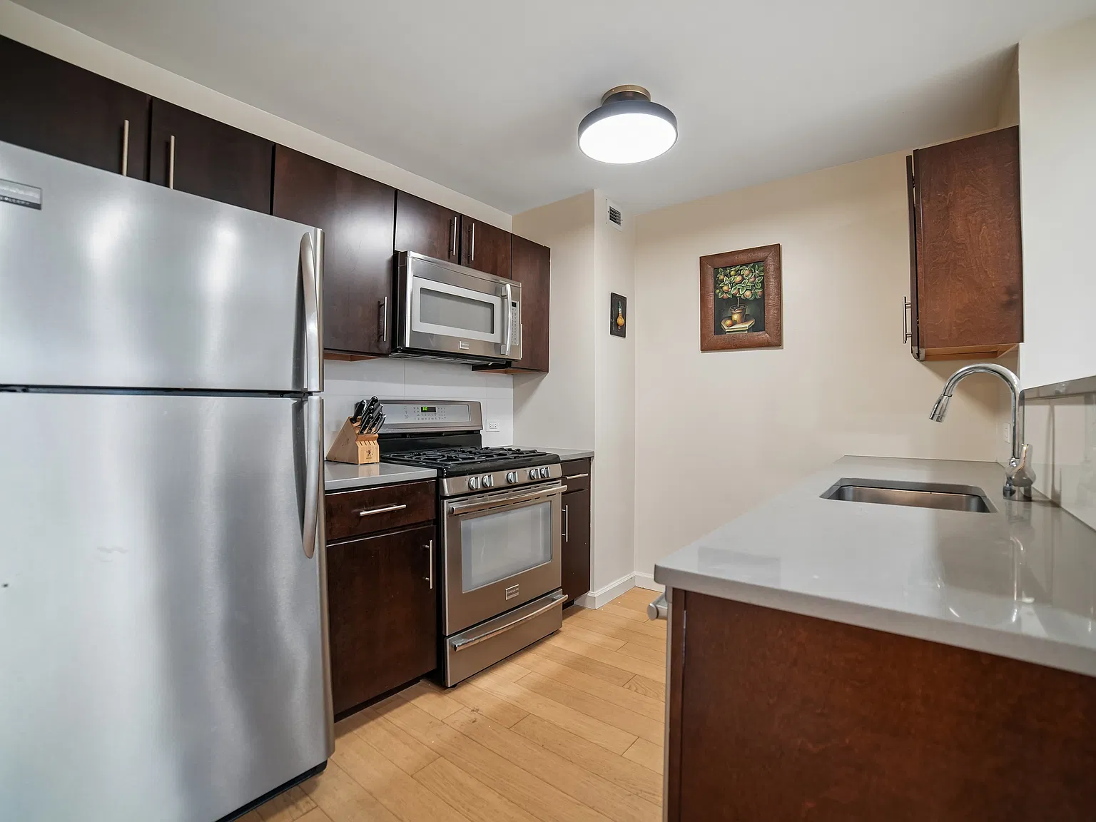 535 West 52nd Street — Photo 4