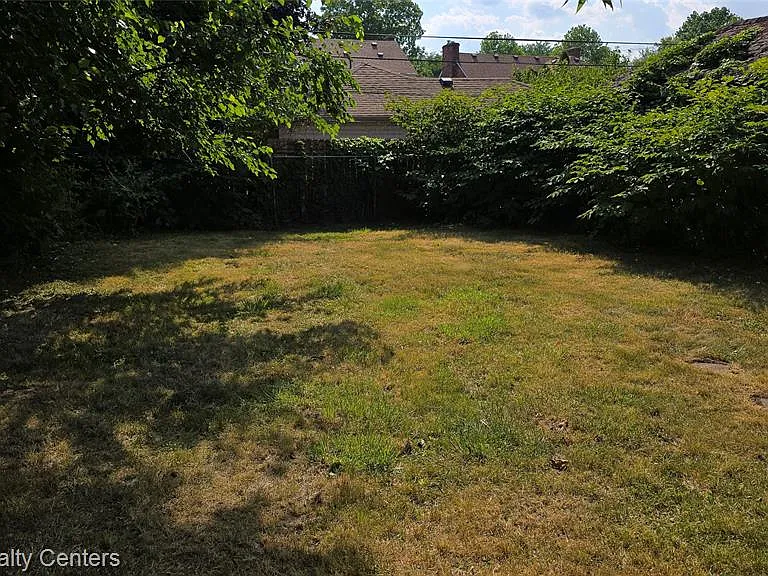 241 Eastlawn St — Photo 6