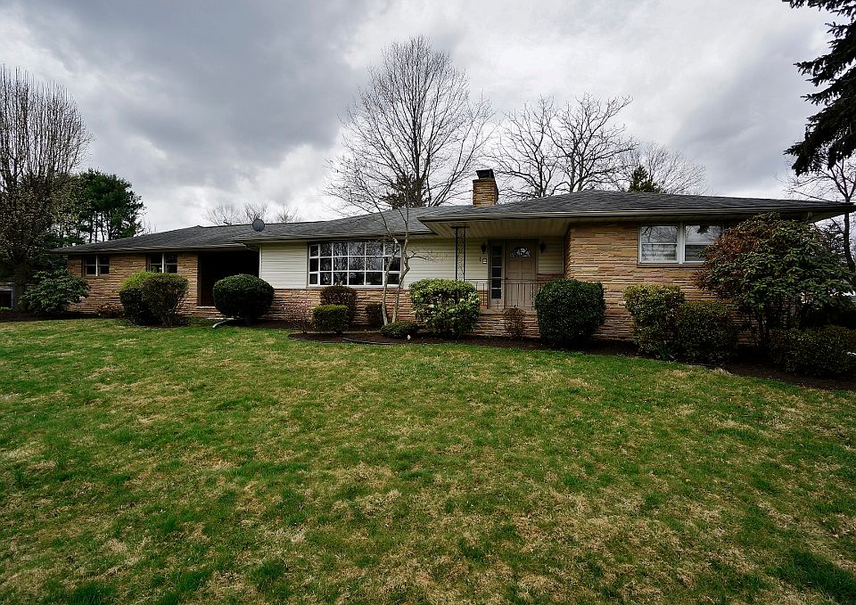 1st image of 990 Swayze Ave