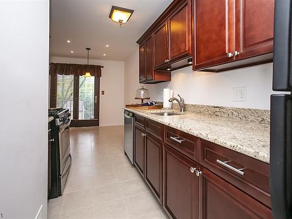 3rd image of 55 Mews Ln