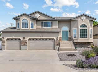1060 W Oldham Dr, North Salt Lake, UT 84054