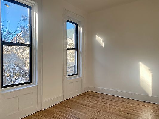 1st image of 215 E 4th St #14