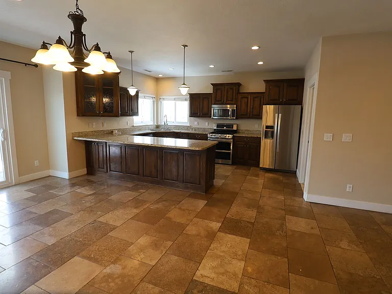 429 N 1340 E — Photo 9