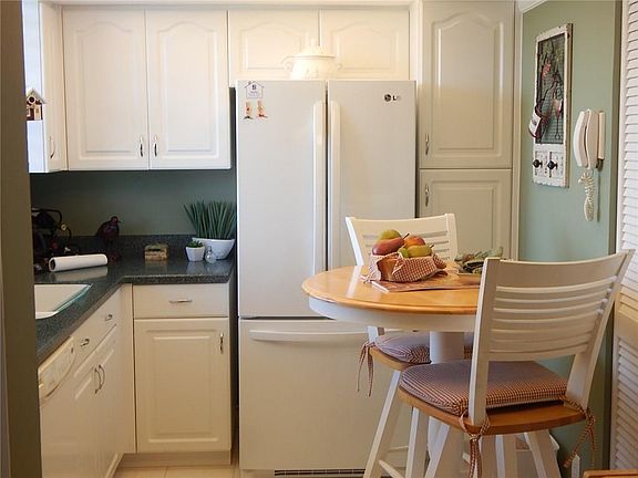 4th image of 3452 NE Causeway Blvd APT 303