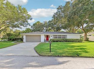 2826 Del Rio Dr, Belleair Bluffs, FL 33770