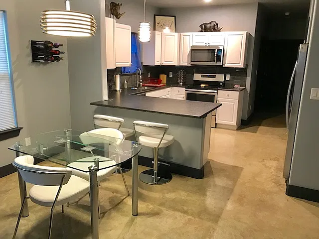 2 bed, 2.5 bath, 1382 sqft, $3,500 — Photo 2