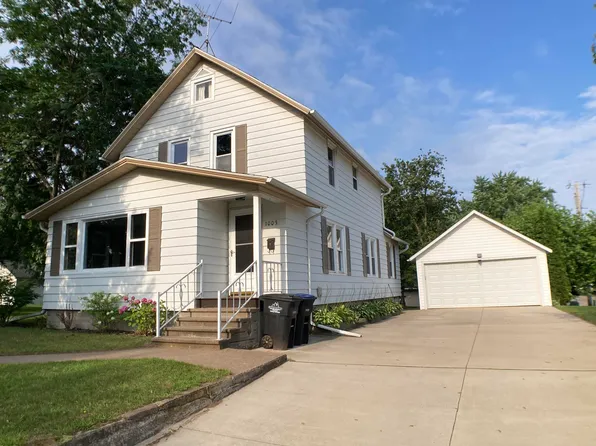 1003 S Franklin St, Shawano, WI 54166