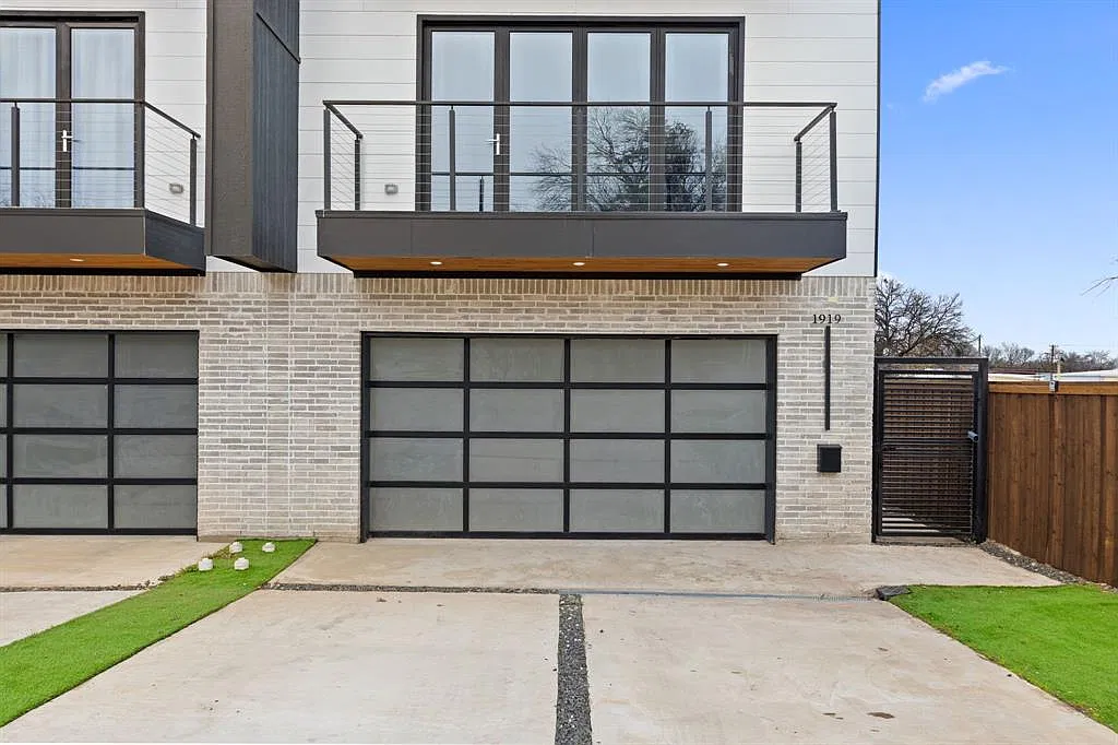 3 bed, 3.5 bath, 2356 sqft, $3,600 — Photo 1