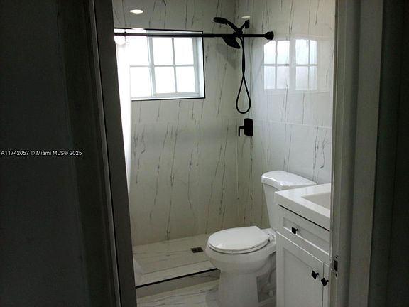 5th image of 1510 Hayes St