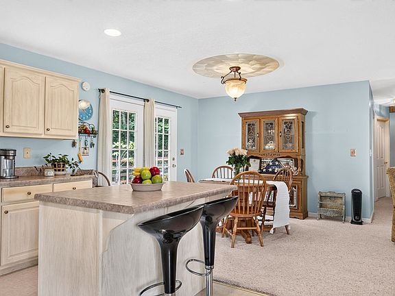 5th image of 199 Moore Ln