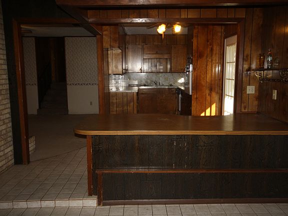 4th image of 216 S Holcomb St