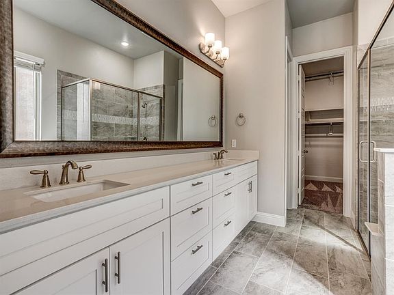 4th image of 12719 Royal Oaks Ln