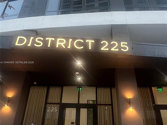 2nd image of 225 N Miami Ave #905