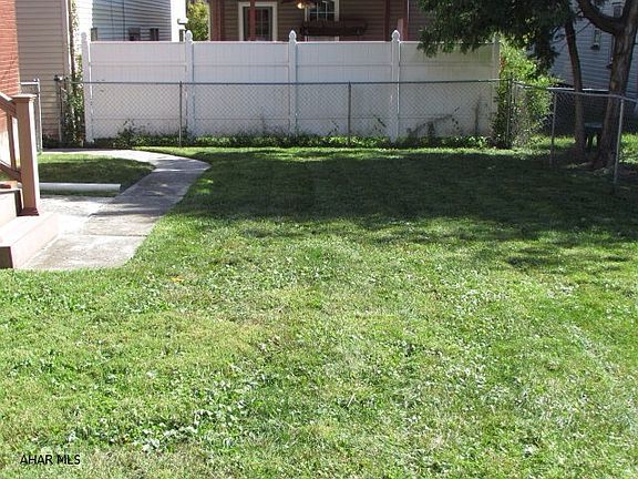 5th image of 534 Pine St