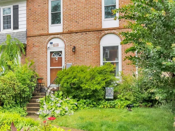 118 Scarborough Pl, Charlottesville, VA 22903