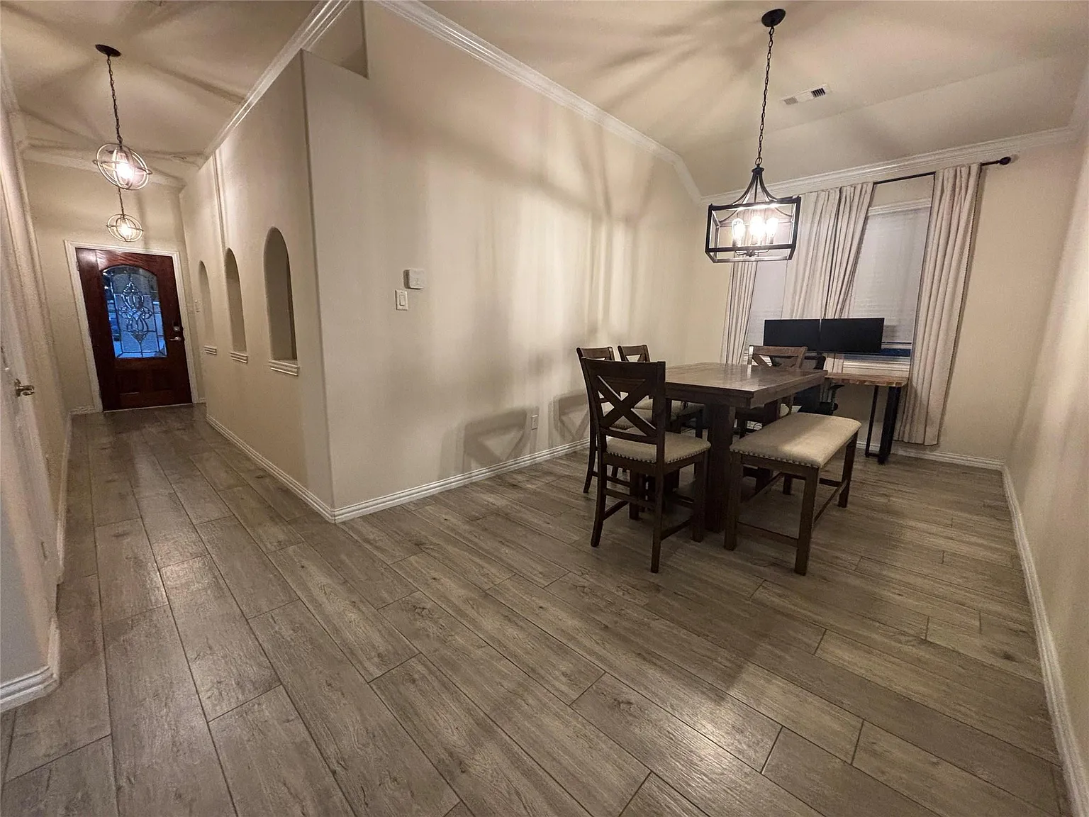 3 bed, 2.0 bath, 1848 sqft, $2,495 — Photo 4