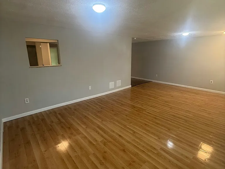 1225 Buckley Ave — Photo 7