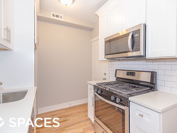 4th image of 820 W Cuyler Ave #826421