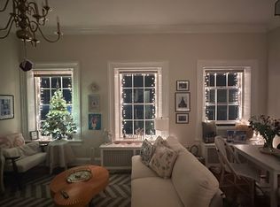 117 S Royal St APT 300, Alexandria, VA 22314