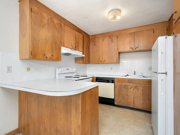 2523 N Garfield Ave — Photo 6