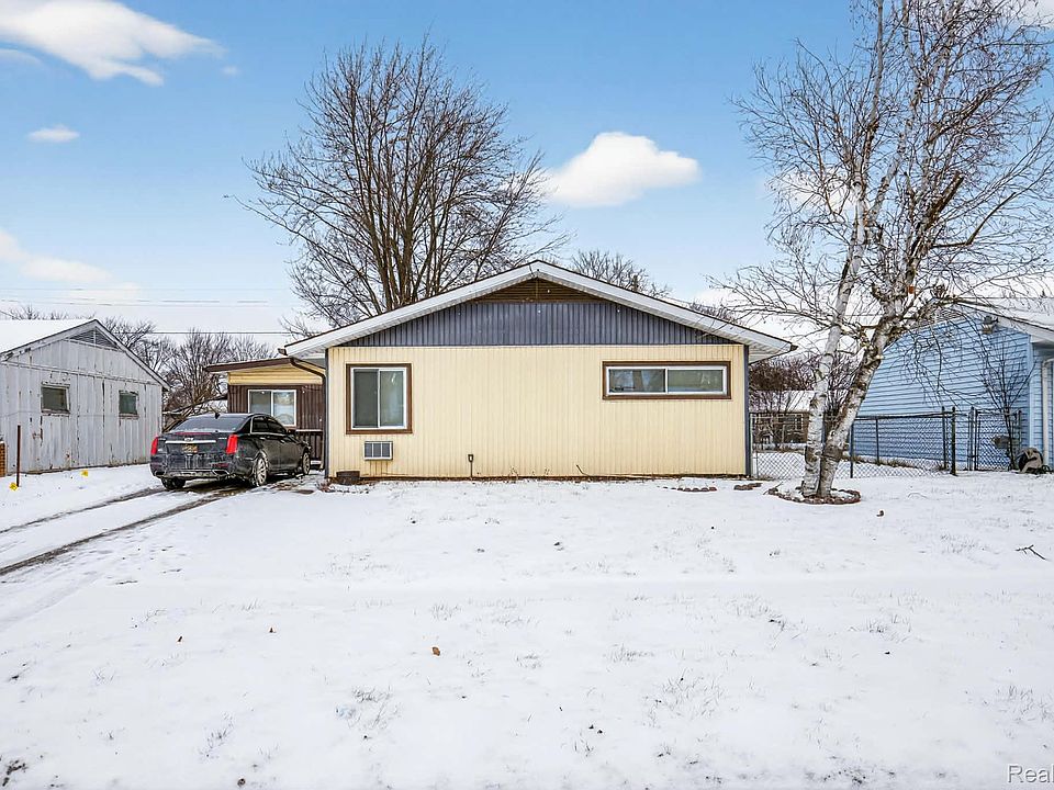 2nd image of 2835 Kensington Dr