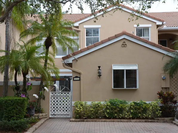 1241 Weeping Willow Way, Hollywood, FL 33019