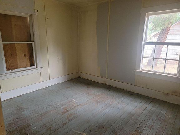 4th image of 20288 Cedar St