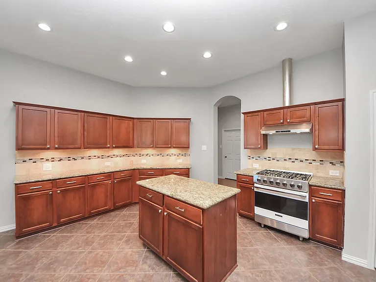 18403 Sierra Falls Ct — Photo 31