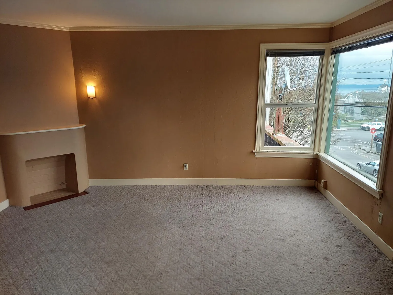 1030 Lawrence St — Photo 4