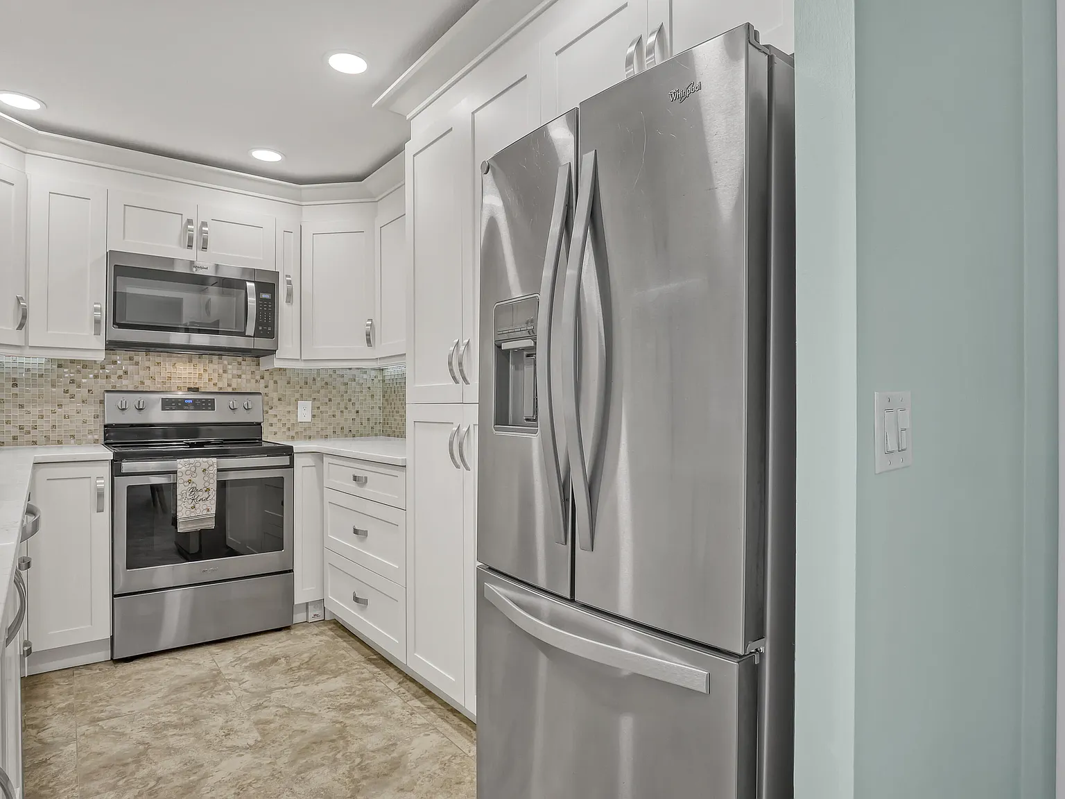 2 bed, 2.0 bath, 1064 sqft, $3,000 — Photo 4