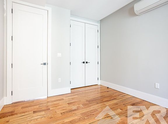 5th image of 245 Sullivan Pl #B9