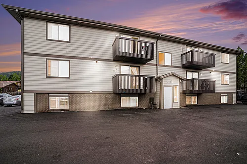 Fully Updated 2BD Condo Photo 1