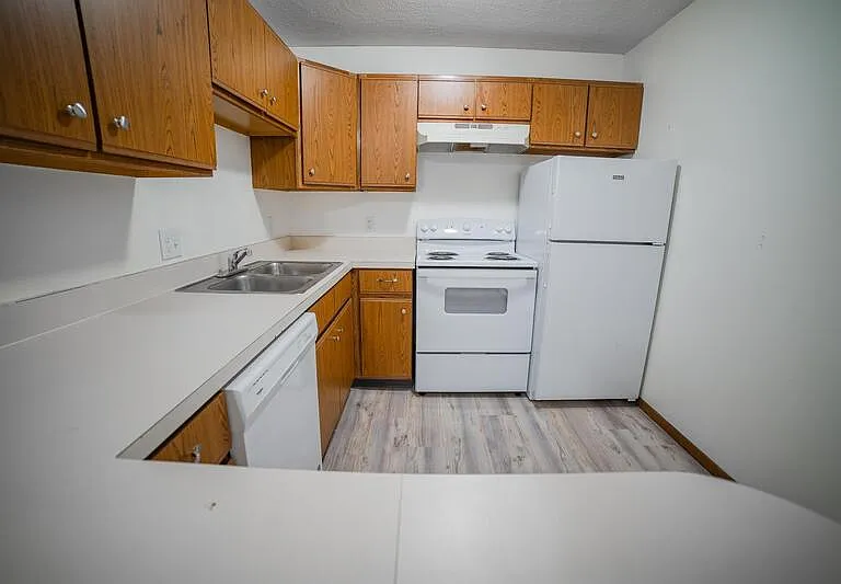 Sumner Point Apartments — Photo 21