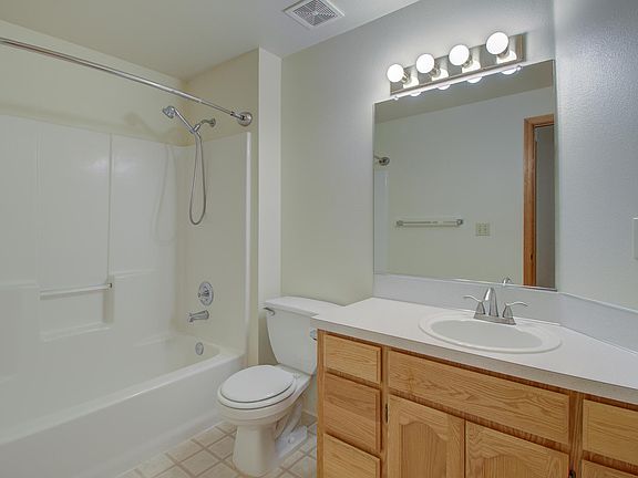 3rd image of 211 NW 98th Cir