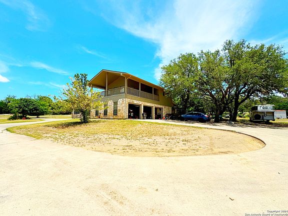 4th image of 133 Deer Haven Lane
