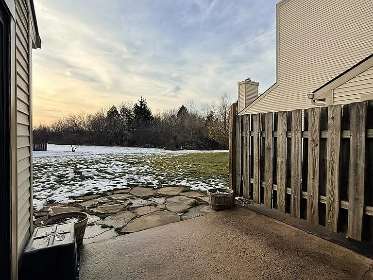 504 Heritage Dr — Photo 14