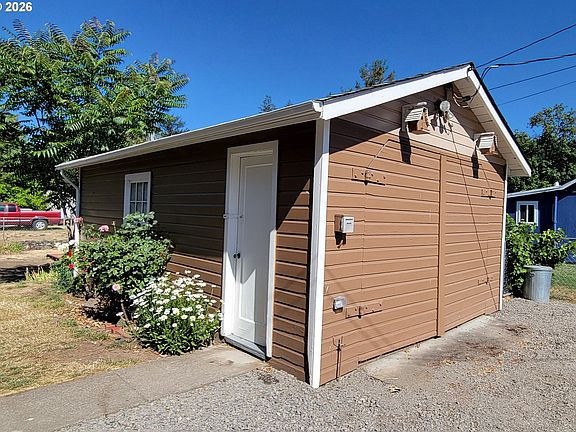 2nd image of 76376 River Rd