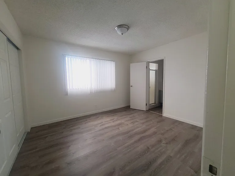 500 S Oxford Ave — Photo 5