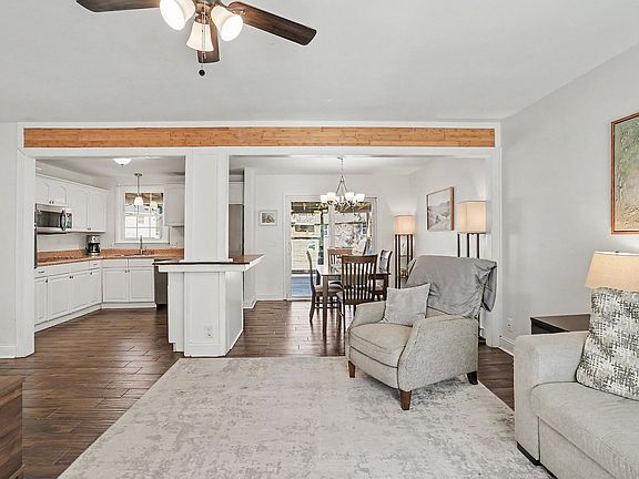 3rd image of 4848 Catskill Dr