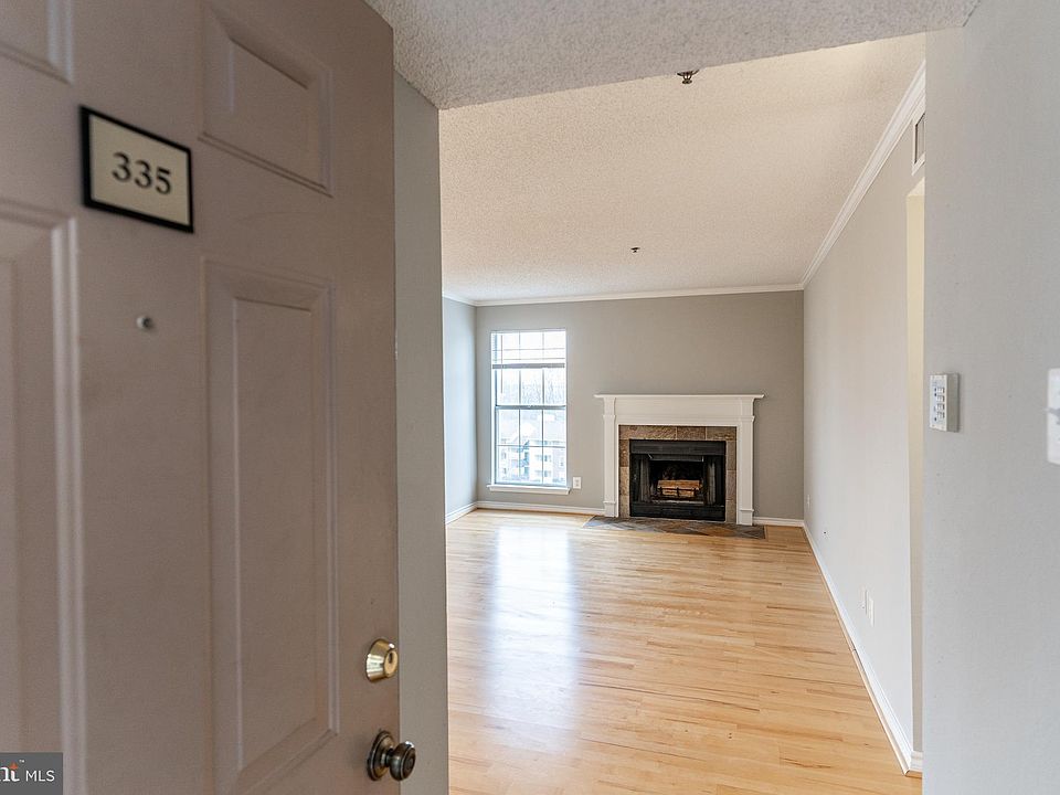 1st image of 1524 Lincoln Way APT 335