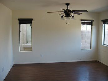 4th image of 1728 E Leslie Ave