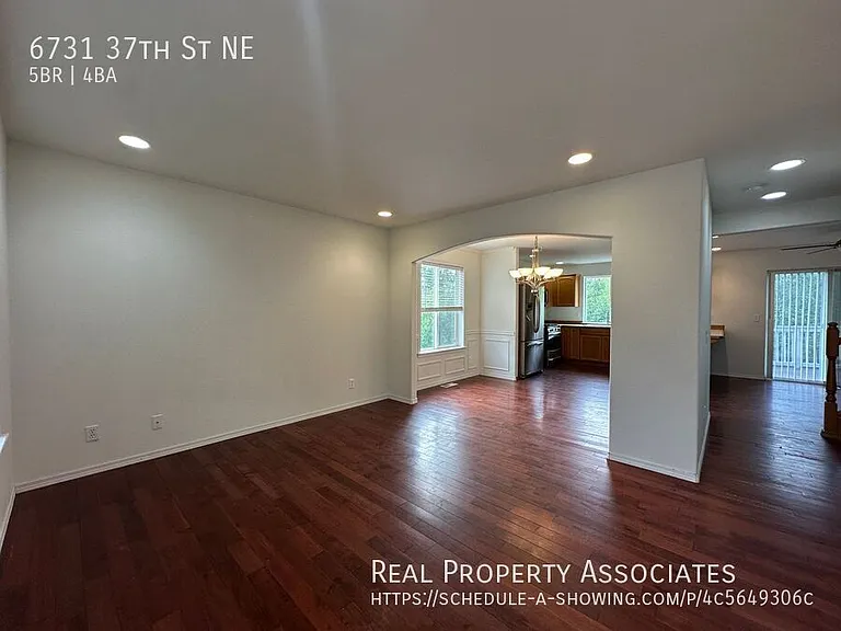 6731 37th St NE — Photo 3