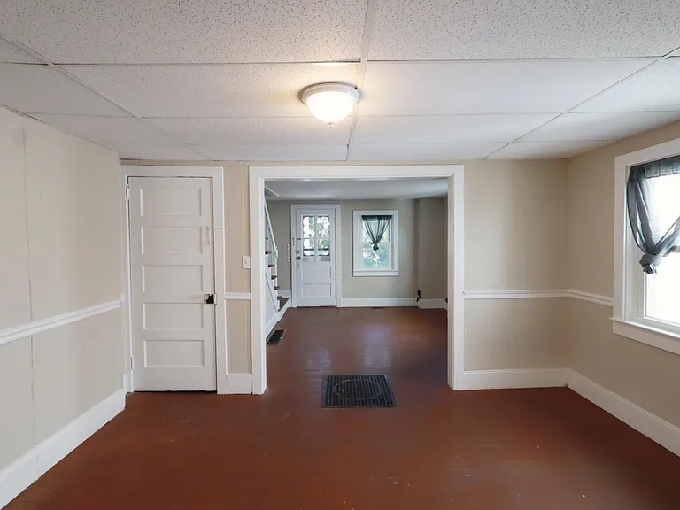39 Moran Ave — Photo 9