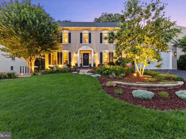 9923 Bagpipe Ct, Bristow, VA 20136