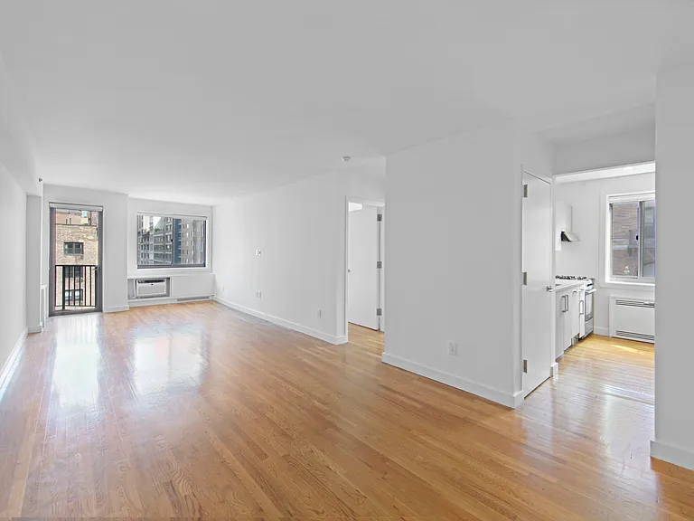 101 W 15th St #609 — Photo 3