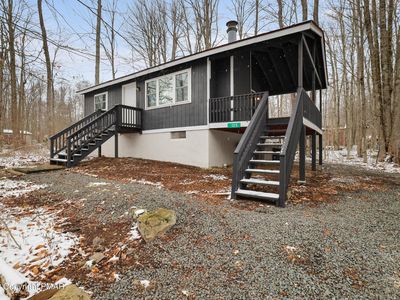 105 Choctaw Dr, Pocono Lake, PA, 18347