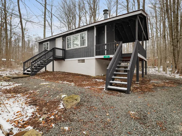 105 Choctaw Dr, Pocono Lake, PA 18347