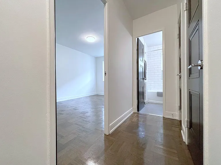 140 Kingston Rd #204 — Photo 6