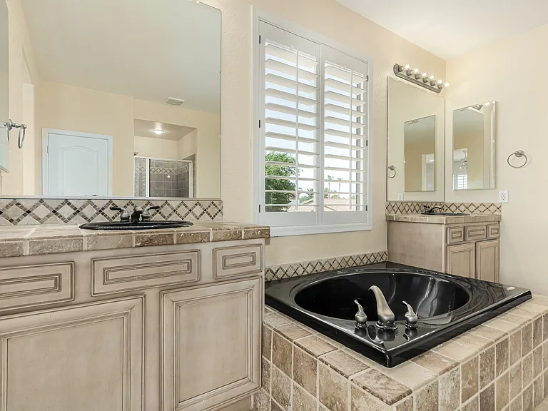 4878 S Fresno St — Photo 35