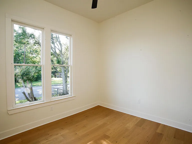 2324 W Daisy L Gatson Bates Dr #1 — Photo 7